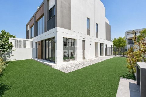 Снять в аренду виллу в Aura, Tilal Al Ghaf, Дубай: 5 спален, 270.72м², № 141086 - фото 26