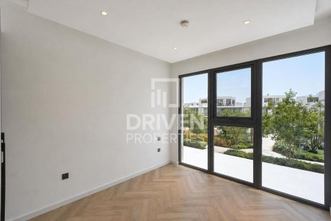 Снять в аренду виллу в Aura, Tilal Al Ghaf, Дубай: 5 спален, 270.72м², № 141086 - фото 17