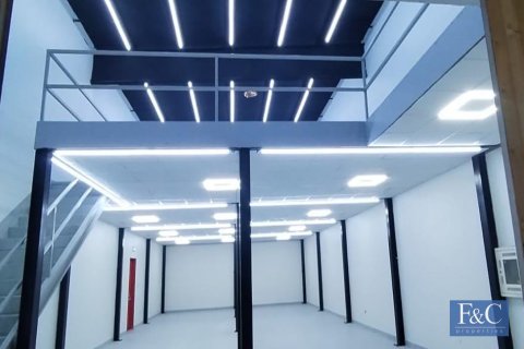 Entrepôt à Al Quoz Industrial Area, Al Quoz, Dubai, 766 m², № 103776 - photo 3