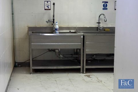 Warehouse in Al Quoz Industrial Area, Al Quoz, Dubai 372 sq.m. № 103783 - photo 8