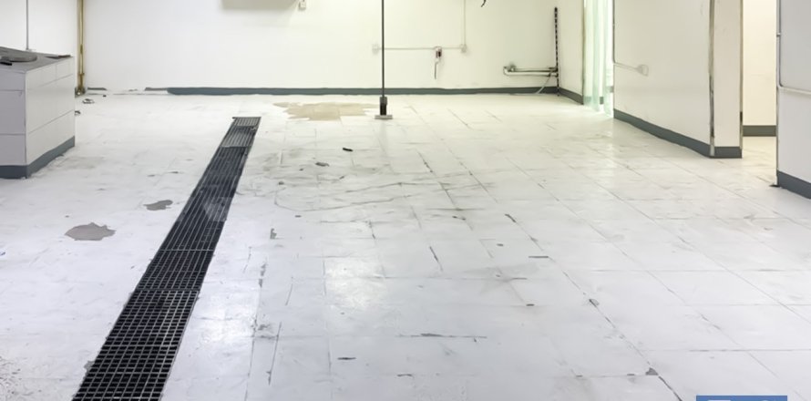 Warehouse in Al Quoz Industrial Area, Al Quoz, Dubai 372 sq.m. № 103783
