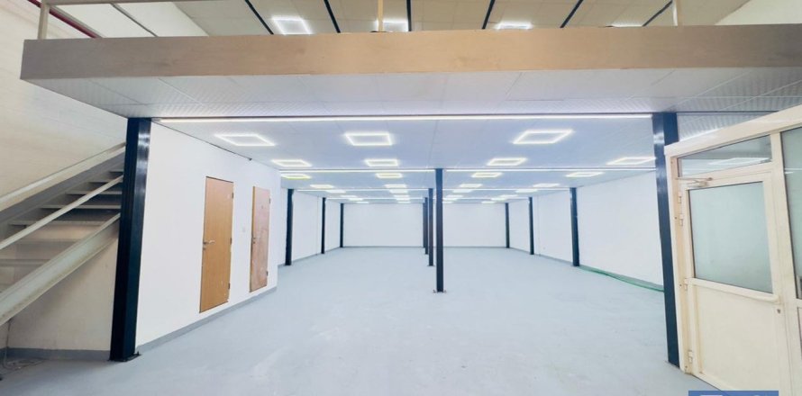 Склад в Al Quoz Industrial Area, Al Quoz, Дубай, 548м², № 103784