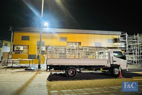 Снять в аренду склад в Al Quoz Industrial Area, Al Quoz, Дубай: 548м², № 103784 - фото 2