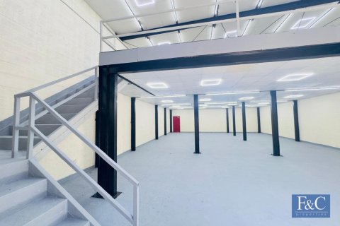 Снять в аренду склад в Al Quoz Industrial Area, Al Quoz, Дубай: 548м², № 103784 - фото 6