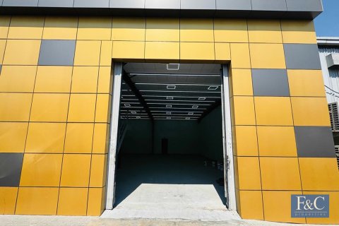Снять в аренду склад в Al Quoz Industrial Area, Al Quoz, Дубай: 548м², № 103784 - фото 4