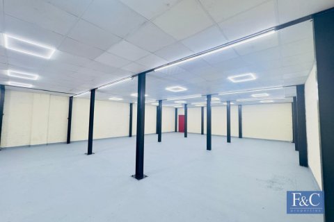 Снять в аренду склад в Al Quoz Industrial Area, Al Quoz, Дубай: 548м², № 103784 - фото 8
