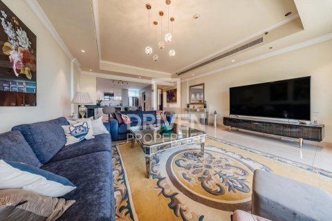Apartment in The Crescent, Palm Jumeirah, Dubai 3 bedrooms, 238.39 sq.m. № 140158 - photo 4