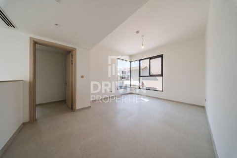 Снять в аренду виллу в Джабаль-Али, Дубай: 4 спальни, 629.98м², № 127855 - фото 5