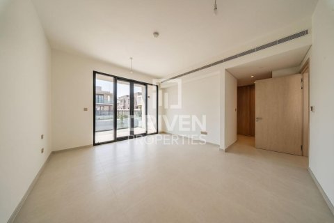 Снять в аренду виллу в Джабаль-Али, Дубай: 4 спальни, 629.98м², № 127855 - фото 6