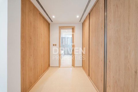 Снять в аренду виллу в Джабаль-Али, Дубай: 4 спальни, 629.98м², № 127855 - фото 7