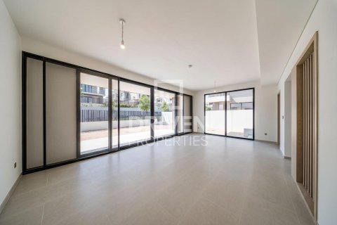 Снять в аренду виллу в Джабаль-Али, Дубай: 4 спальни, 629.98м², № 127855 - фото 13