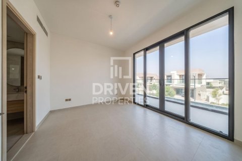 Снять в аренду виллу в Джабаль-Али, Дубай: 4 спальни, 629.98м², № 127855 - фото 8