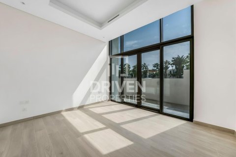 Снять в аренду виллу в District One, Мохаммед Бин Рашид Сити, Дубай: 4 спальни, 569.96м², № 127856 - фото 7