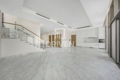 Вилла в District One, Мохаммед Бин Рашид Сити, Дубай, 4 спальни, 569.96м², № 127856