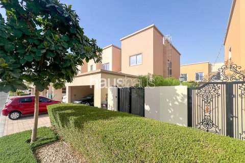 Adosado en Villanova, Dubai Land, Dubai, 4 dormitorios, 207 m², № 44060