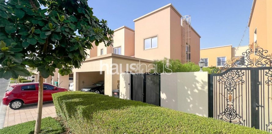 Adosado en Villanova, Dubai Land, Dubai, 4 dormitorios, 207 m², № 44060