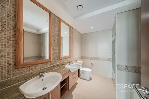 Appartement à The Views, Dubai, 2 chambres, 130 m², № 122485 - photo 9