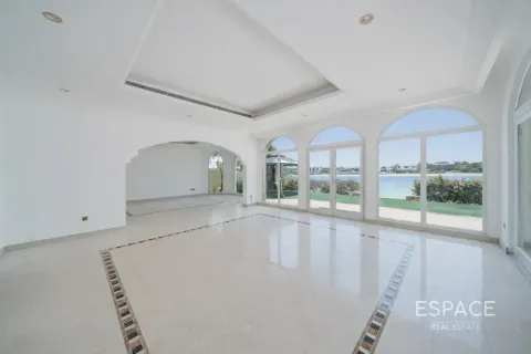 Villa in Palm Jumeirah, Dubai 5 bedrooms, 511 sq.m. № 122482 - photo 3