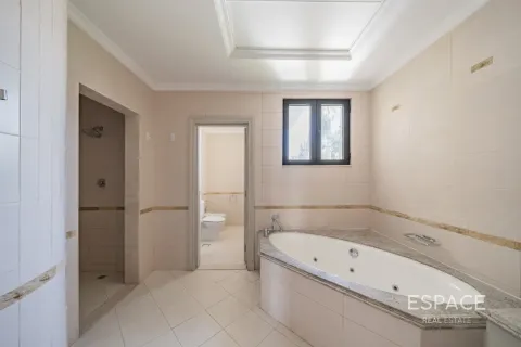 Villa in Palm Jumeirah, Dubai 5 bedrooms, 511 sq.m. № 122482 - photo 7