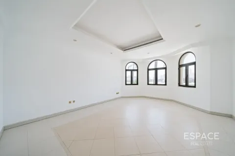 Villa in Palm Jumeirah, Dubai 5 bedrooms, 511 sq.m. № 122482 - photo 9