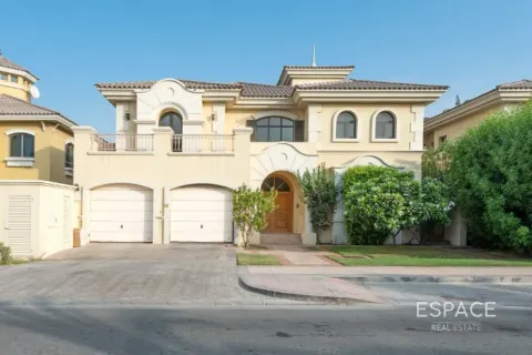 Villa in Palm Jumeirah, Dubai 5 bedrooms, 511 sq.m. № 122482 - photo 2