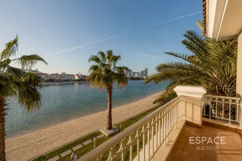 Villa in Palm Jumeirah, Dubai 5 bedrooms, 511 sq.m. № 122482