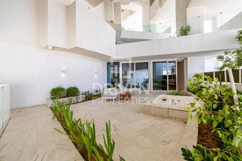Apartment in Jumeirah Village Circle, Dubai 1 bedroom, 151.71 sq.m. № 140137 - photo 17