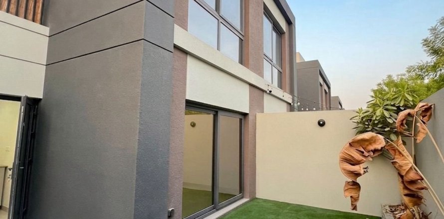 Вилла в Дубае, 2 спальни, 131.2м², № 139205