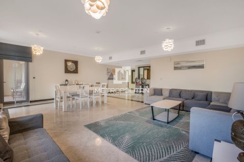Apartment in Murjan, Jumeirah Beach Residence, Dubai 3 bedrooms, 202 sq.m. № 72652 - photo 16