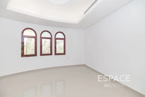 Villa in Emirates Hills, Dubai 8 bedrooms, 1486 sq.m. № 62342 - photo 15