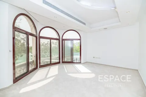 Villa in Emirates Hills, Dubai 8 bedrooms, 1486 sq.m. № 62342 - photo 13