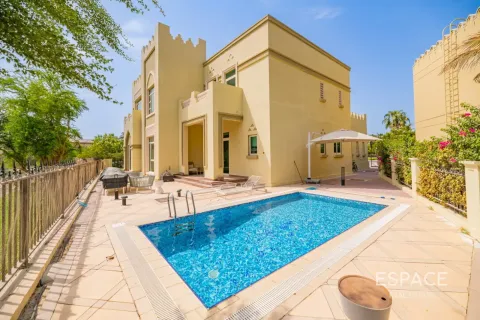 Villa in Jumeirah Islands, Dubai 4 bedrooms, 509 sq.m. № 122636