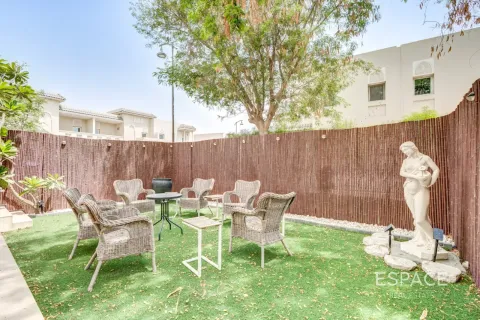 Villa en Quortaj, Al Furjan, Dubai, 3 dormitorios, 283 m², № 122637 - foto 18