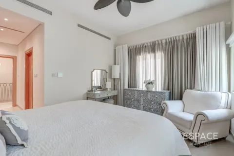 Villa en Quortaj, Al Furjan, Dubai, 3 dormitorios, 283 m², № 122637 - foto 12