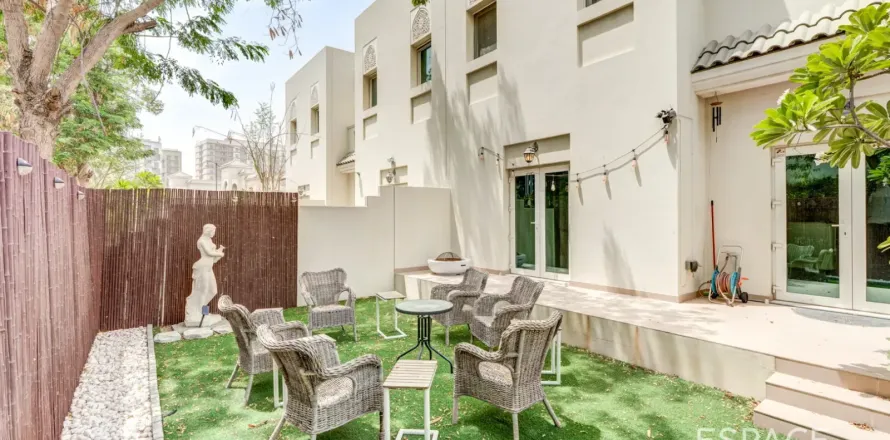 Villa en Quortaj, Al Furjan, Dubai, 3 dormitorios, 283 m², № 122637
