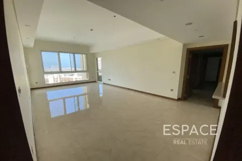 Apartment in Palm Jumeirah, Dubai 3 bedrooms, 234 sq.m. № 122639 - photo 2