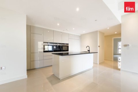 Apartment in Dubai 3 bedrooms, 202 sq.m. № 141541 - photo 17
