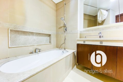 Appartement à Downtown Dubai (Downtown Burj Dubai), Dubai, 2 chambres, 135 m², № 104636 - photo 2