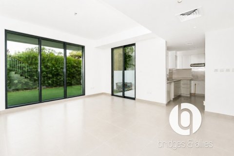 Villa in Dubai Hills Estate, Dubai 3 bedrooms, 203 sq.m. № 123969 - photo 16