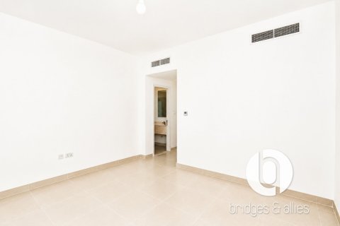 Villa in Dubai Hills Estate, Dubai 3 bedrooms, 203 sq.m. № 123969 - photo 5