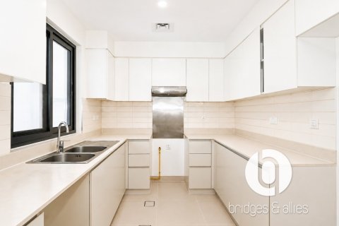 Villa in Dubai Hills Estate, Dubai 3 bedrooms, 203 sq.m. № 123969 - photo 22
