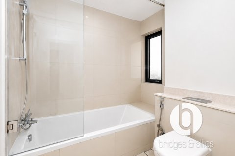 Villa in Dubai Hills Estate, Dubai 3 bedrooms, 203 sq.m. № 123969 - photo 2