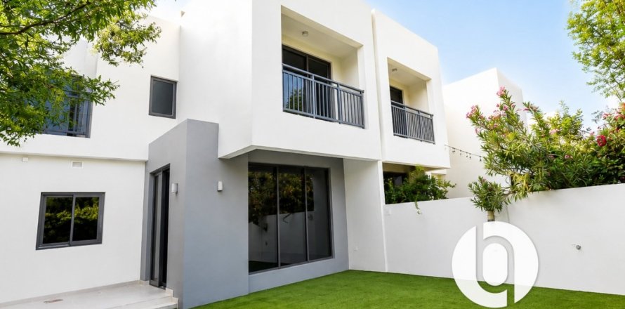 Villa in Dubai Hills Estate, Dubai 3 bedrooms, 203 sq.m. № 123969