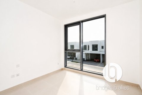 Villa in Dubai Hills Estate, Dubai 3 bedrooms, 203 sq.m. № 123969 - photo 9