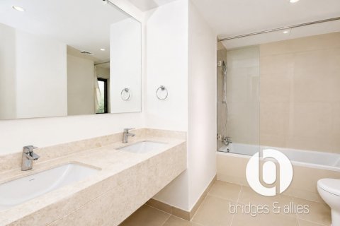 Villa in Dubai Hills Estate, Dubai 3 bedrooms, 203 sq.m. № 123969 - photo 23