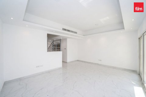 Villa in Deira, Dubai 4 bedrooms, 187.3 sq.m. № 141614 - photo 5