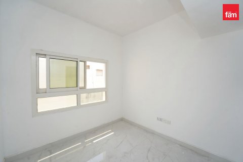 Villa in Deira, Dubai 4 bedrooms, 187.3 sq.m. № 141614 - photo 17