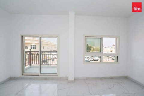 Villa in Deira, Dubai 4 bedrooms, 187.3 sq.m. № 141614 - photo 8