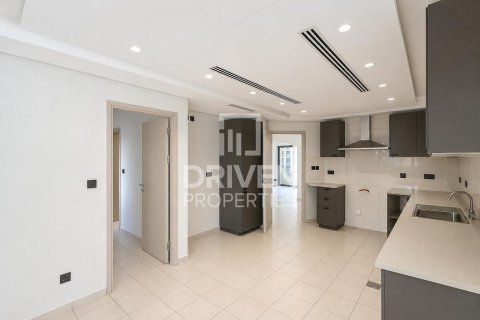 Villa in Meadows, Dubai 3 bedrooms, 560.39 sq.m. № 138849 - photo 15