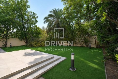 Villa in Meadows, Dubai 3 bedrooms, 560.39 sq.m. № 138849 - photo 26